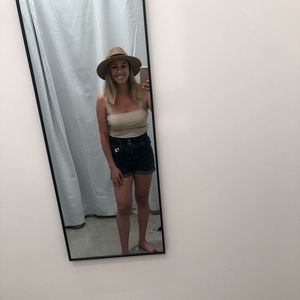 Meet your Posher, Jenelle